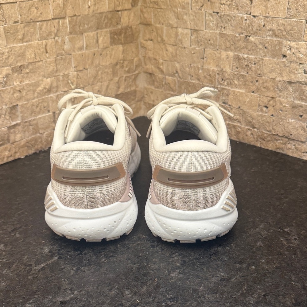 Brooks Women's Athletic Shoes - Coconut/Chateau/Portabella 8.5 - Picture 4 of 8